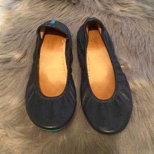 EUC Tieks California Navy Flats 8